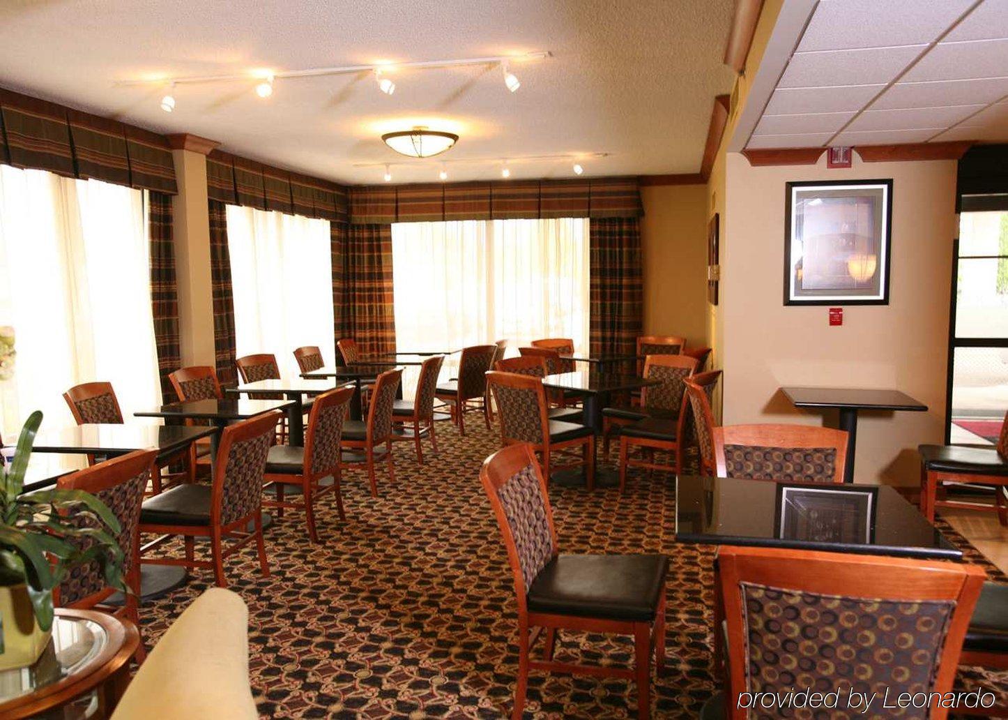 Hampton Inn Detroit Northville Restaurant bilde