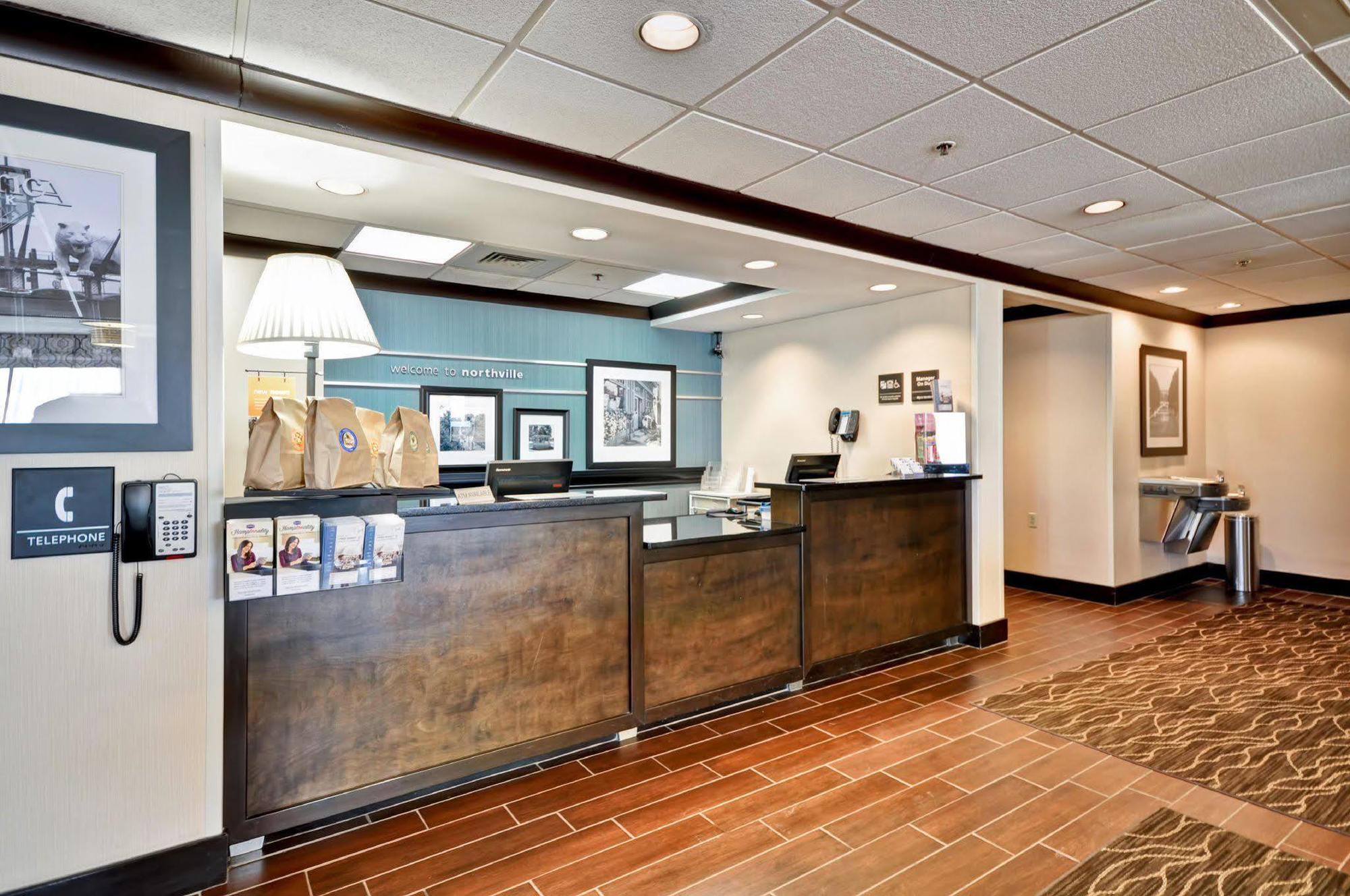 Hampton Inn Detroit Northville Eksteriør bilde