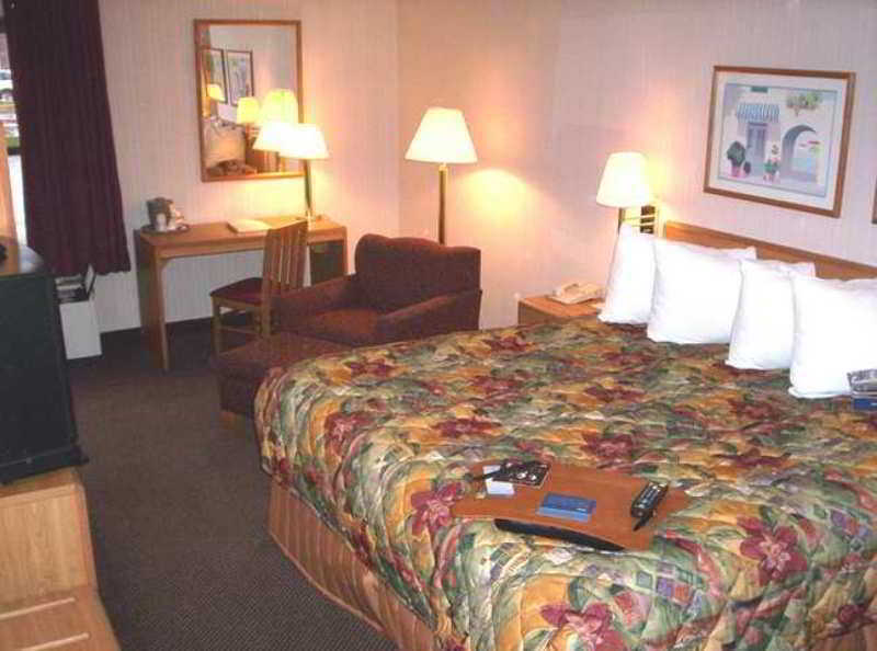 Hampton Inn Detroit Northville Rom bilde